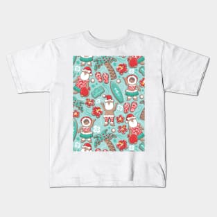 Mele Kalikimaka Hawaiian Christmas gingerbread cookies // pattern // aqua background Kids T-Shirt